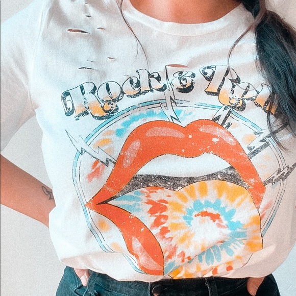 ✨SOLD OUT✨Tie Dye Tongue Graphic Tee - Picture 2 of 4